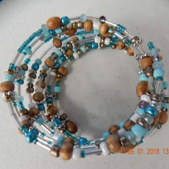 Bracelets - Picture 2 of 4